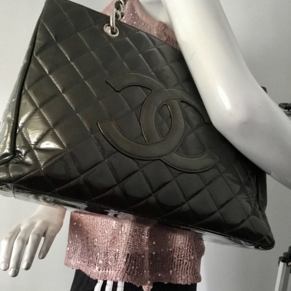 Chanel GST Patent Grey handbag - Picture 3 of 16